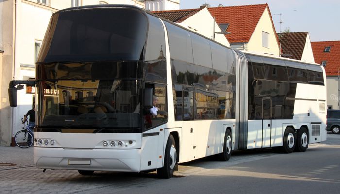 Не пугайтесь, на этом автобусе мы не поедем :)