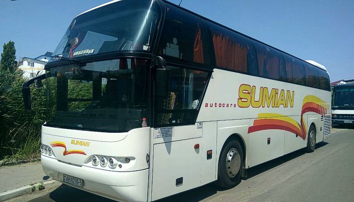 Neoplan N1116 - это наш автобус на стоянке