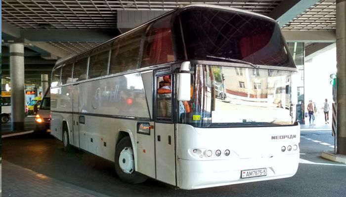 Neoplan N116 - а это мы привезли туристов в Минск